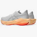Tênis Asics Novablast 6 Feminino Branco-Laranja