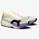 Tênis On Running Cloudboom Strike Masculino Branco-Amarelo Limão