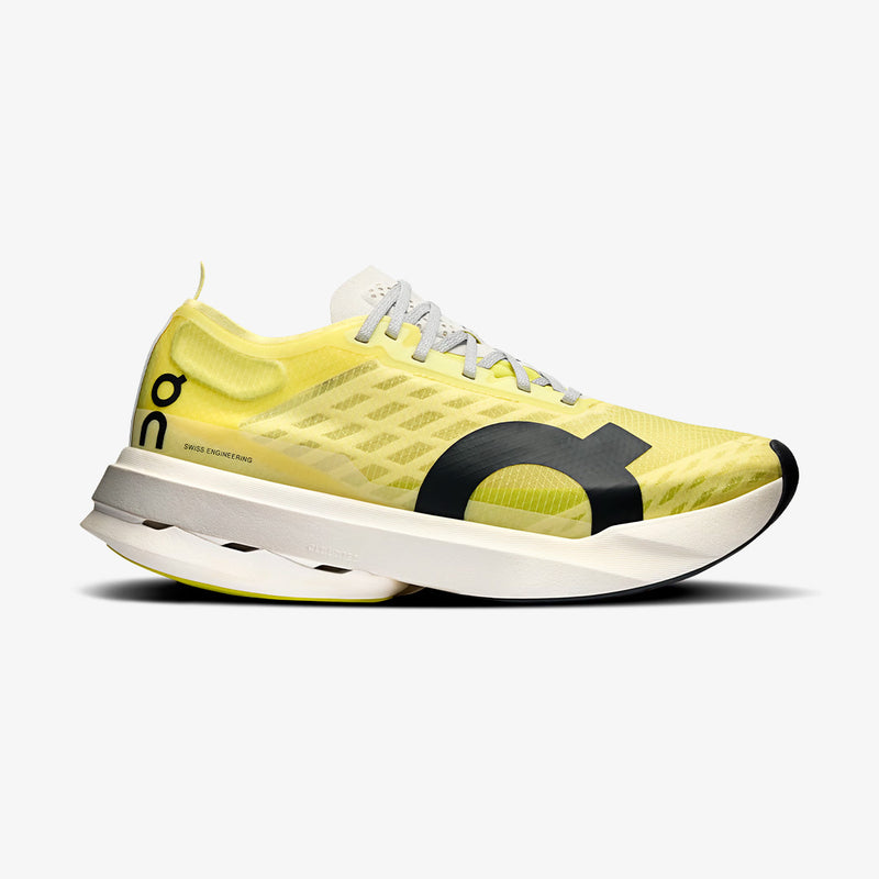 Tênis On Running Cloudboom Strike Feminino Amarelo