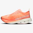 Tênis On Running Cloudboom Strike Feminino Laranja-Branco