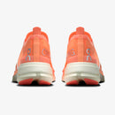Tênis On Running Cloudboom Strike Feminino Laranja-Branco