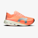 Tênis On Running Cloudboom Strike Feminino Laranja-Branco