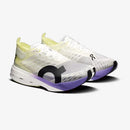 Tênis On Running Cloudboom Strike Feminino Branco-Amarelo Limão