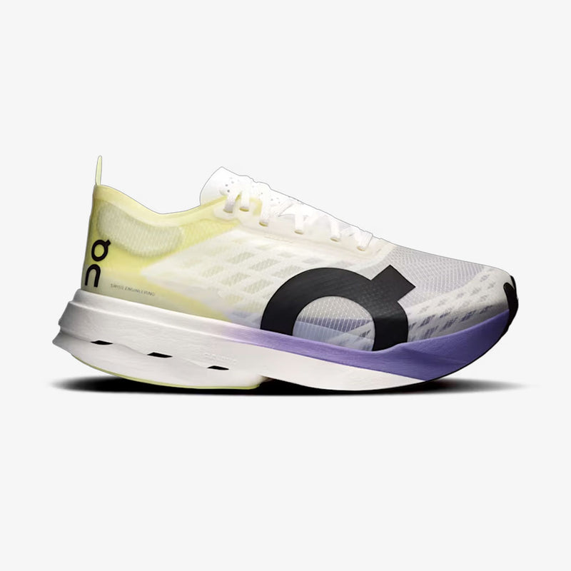 Tênis On Running Cloudboom Strike Feminino Branco-Amarelo Limão