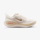 Tênis Nike Vomero Plus Feminino Bege